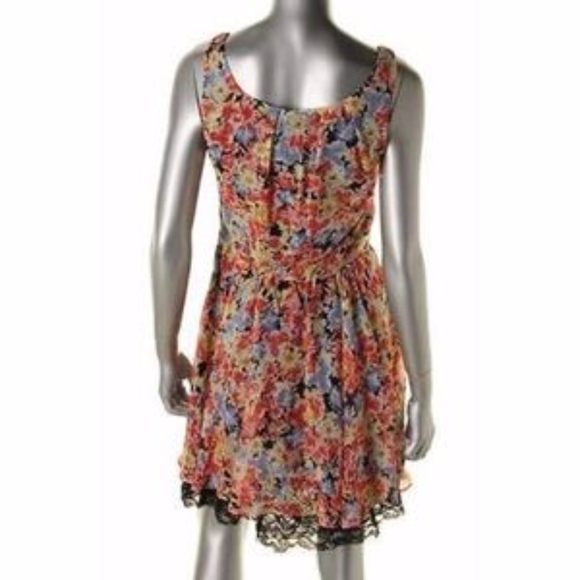 BETSEY JOHNSON Floral Sleeveless Lace Hem Dress 6 - Picture 5 of 6